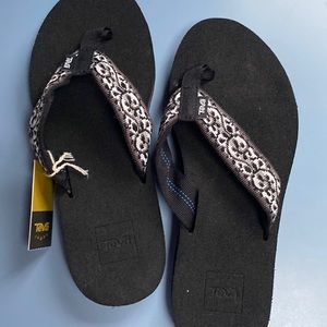 New Teva Flip Flops